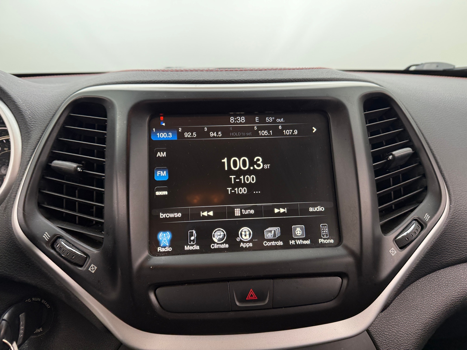 Thumbnail: 2017 Jeep Cherokee - 4