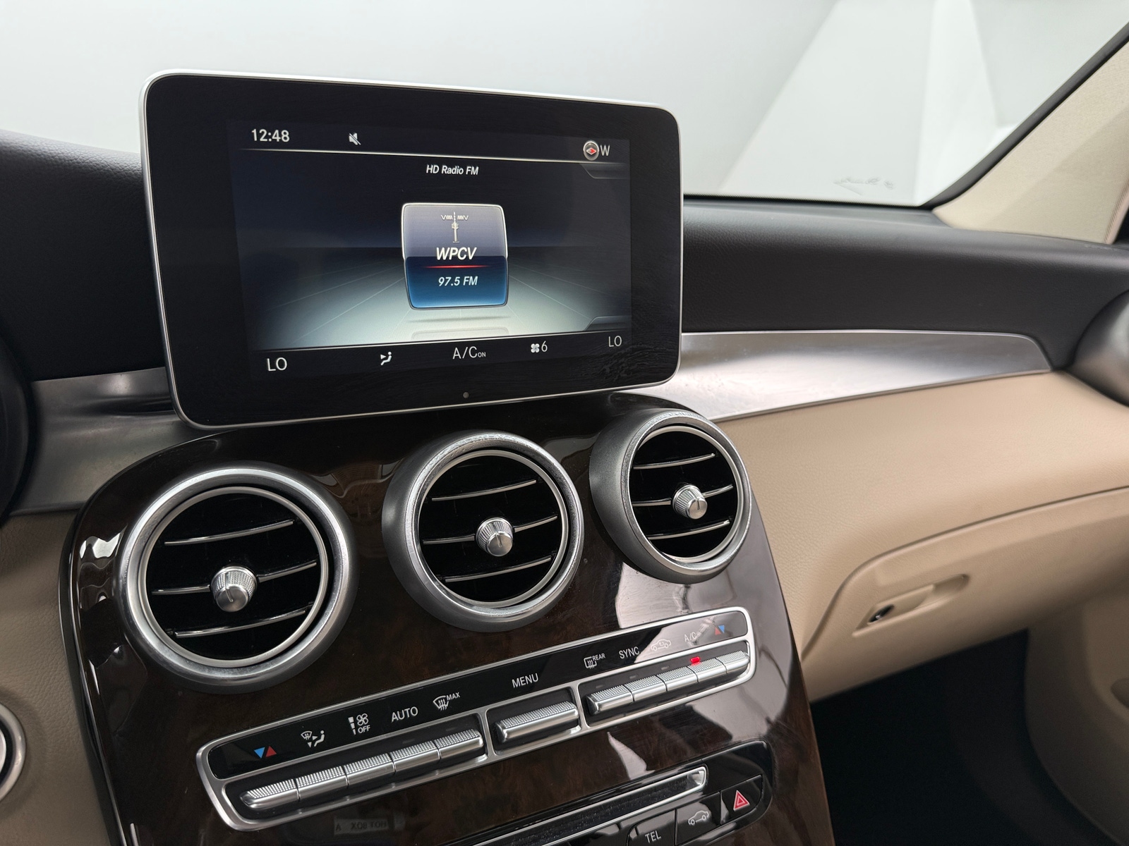 Thumbnail: 2016 Mercedes-Benz GLC - 3