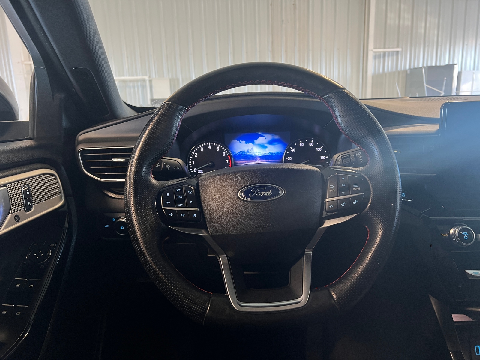Thumbnail: 2022 Ford Explorer - 4