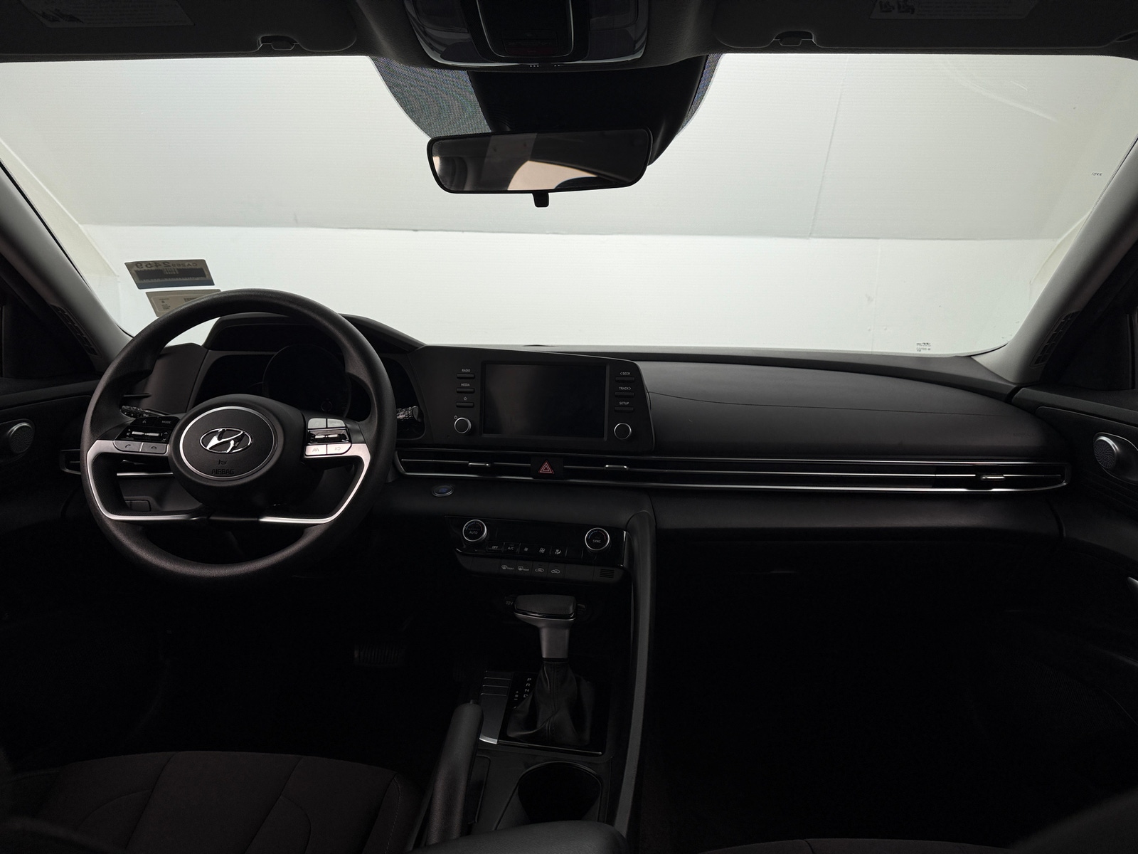 Thumbnail: 2023 Hyundai Elantra - 3