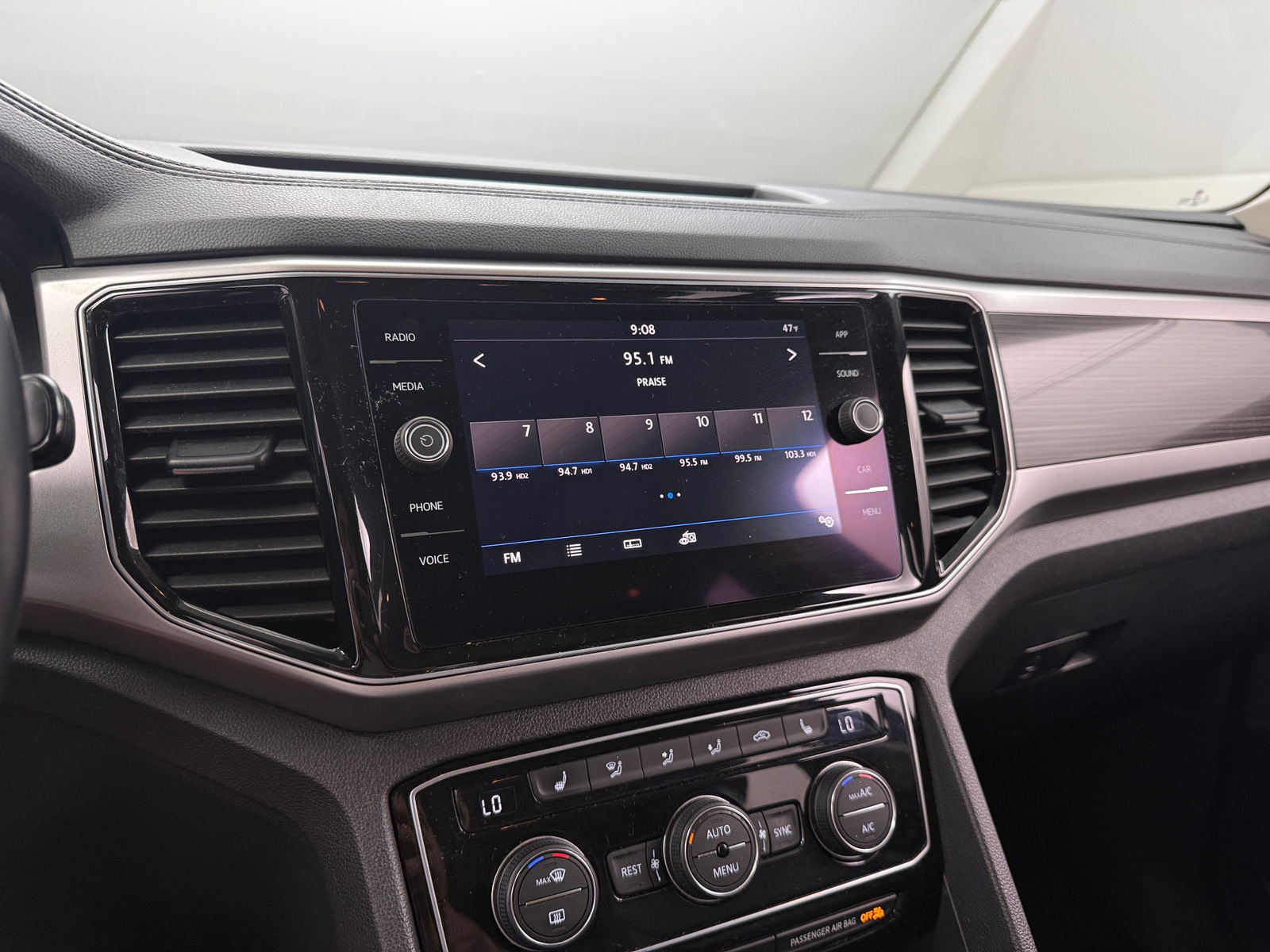 Thumbnail: 2018 Volkswagen Atlas - 3