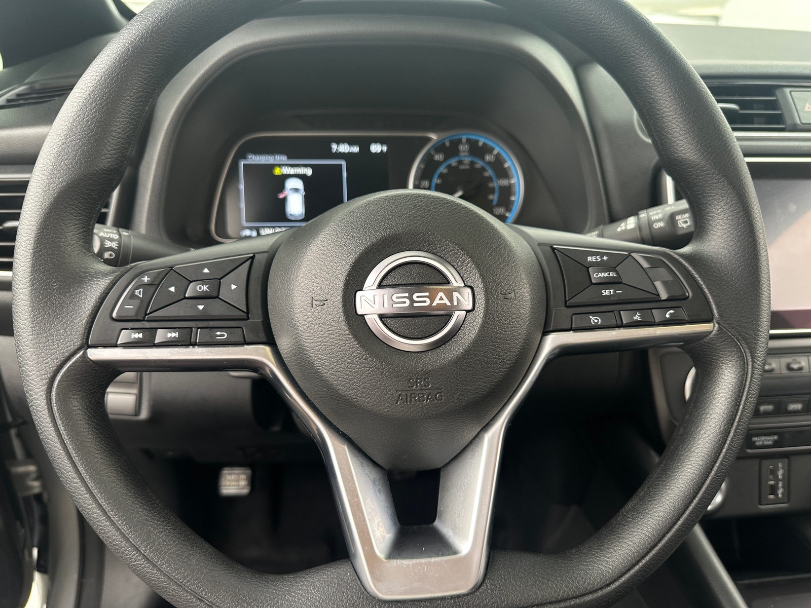 Thumbnail: 2023 Nissan Leaf - 5