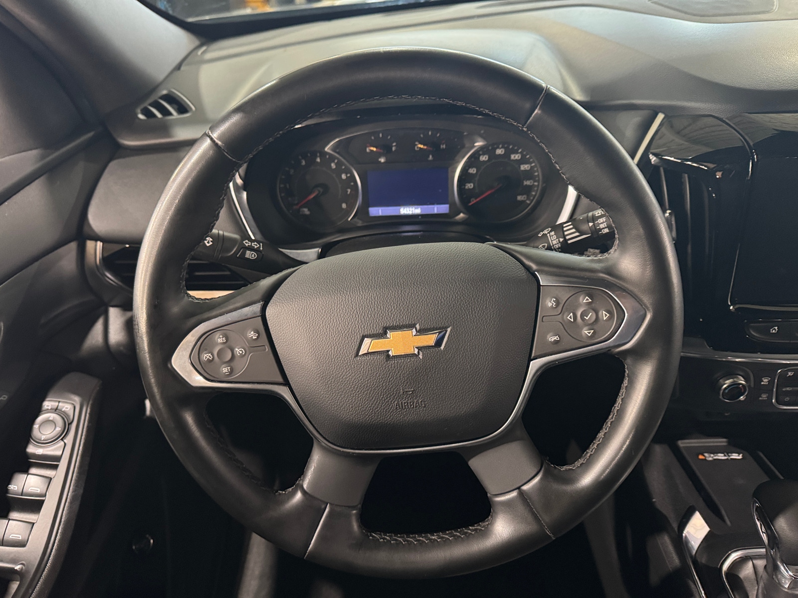 Thumbnail: 2023 Chevrolet Traverse - 5