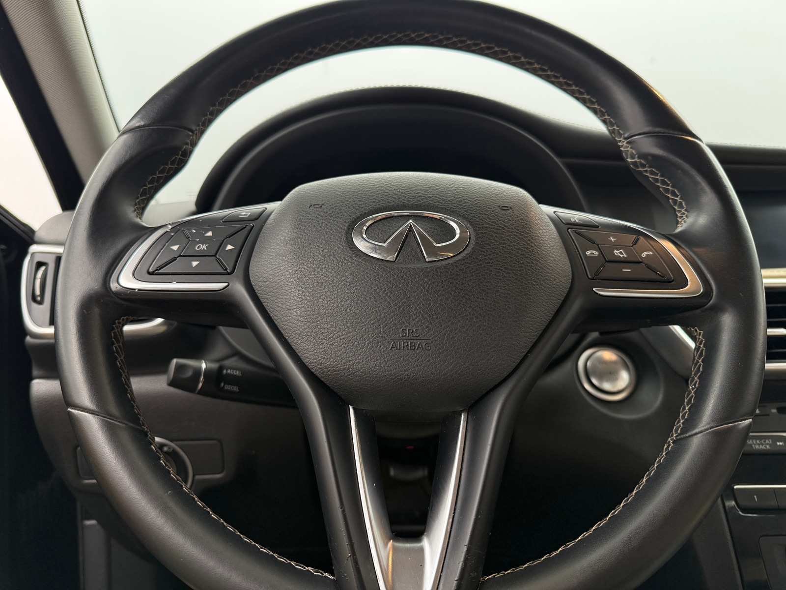 Thumbnail: 2018 INFINITI QX30 - 4