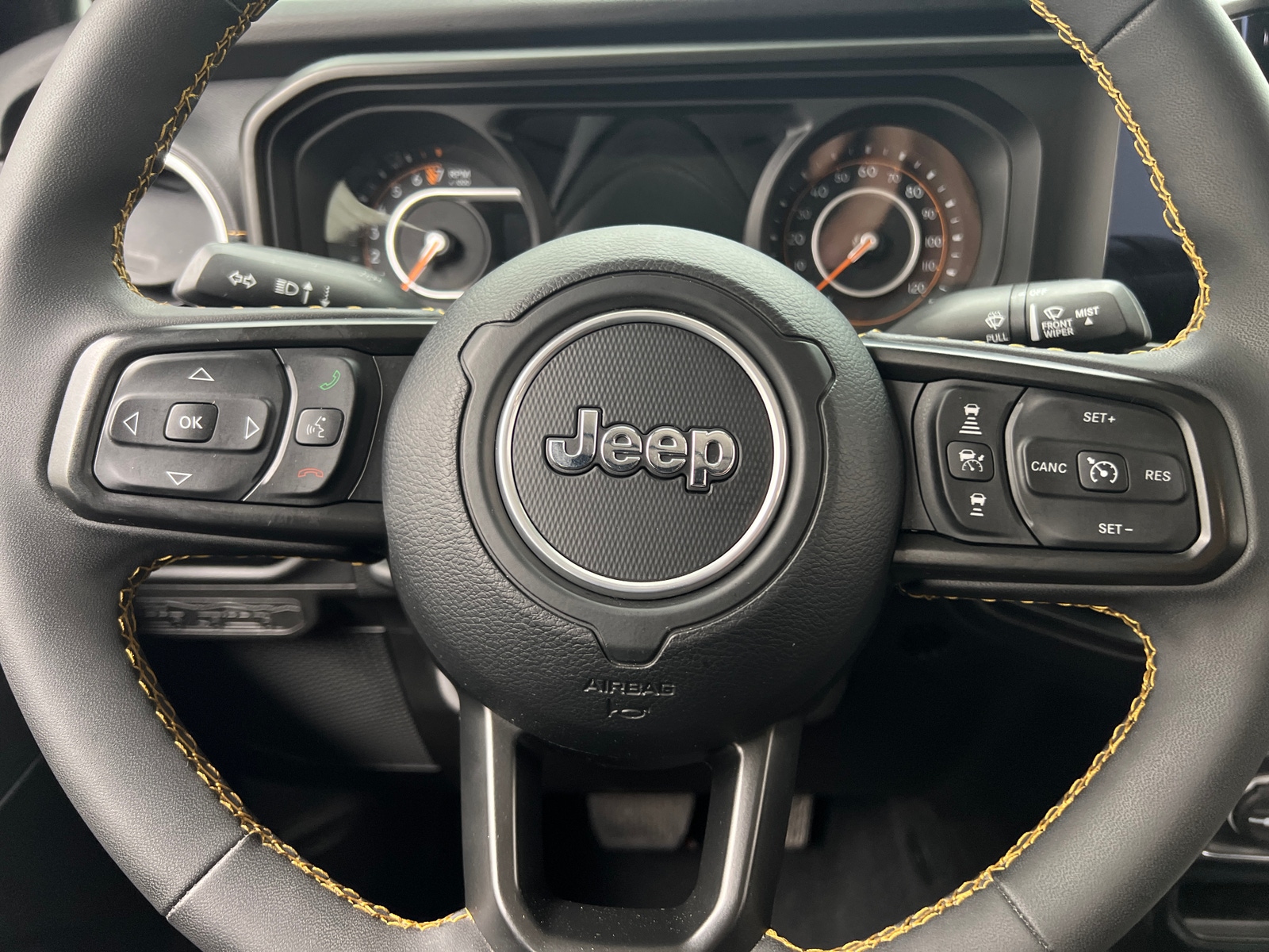 Thumbnail: 2024 Jeep Gladiator - 4