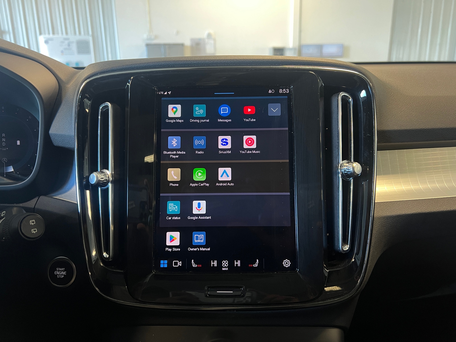 Thumbnail: 2024 Volvo XC40 - 4