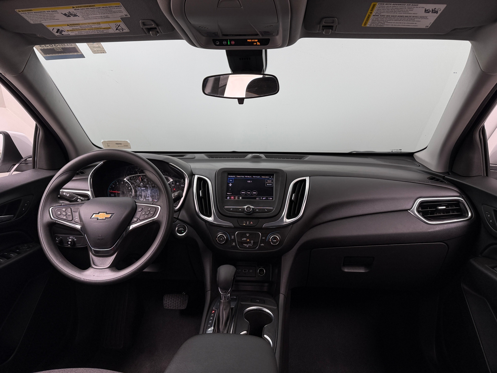 Thumbnail: 2023 Chevrolet Equinox - 3