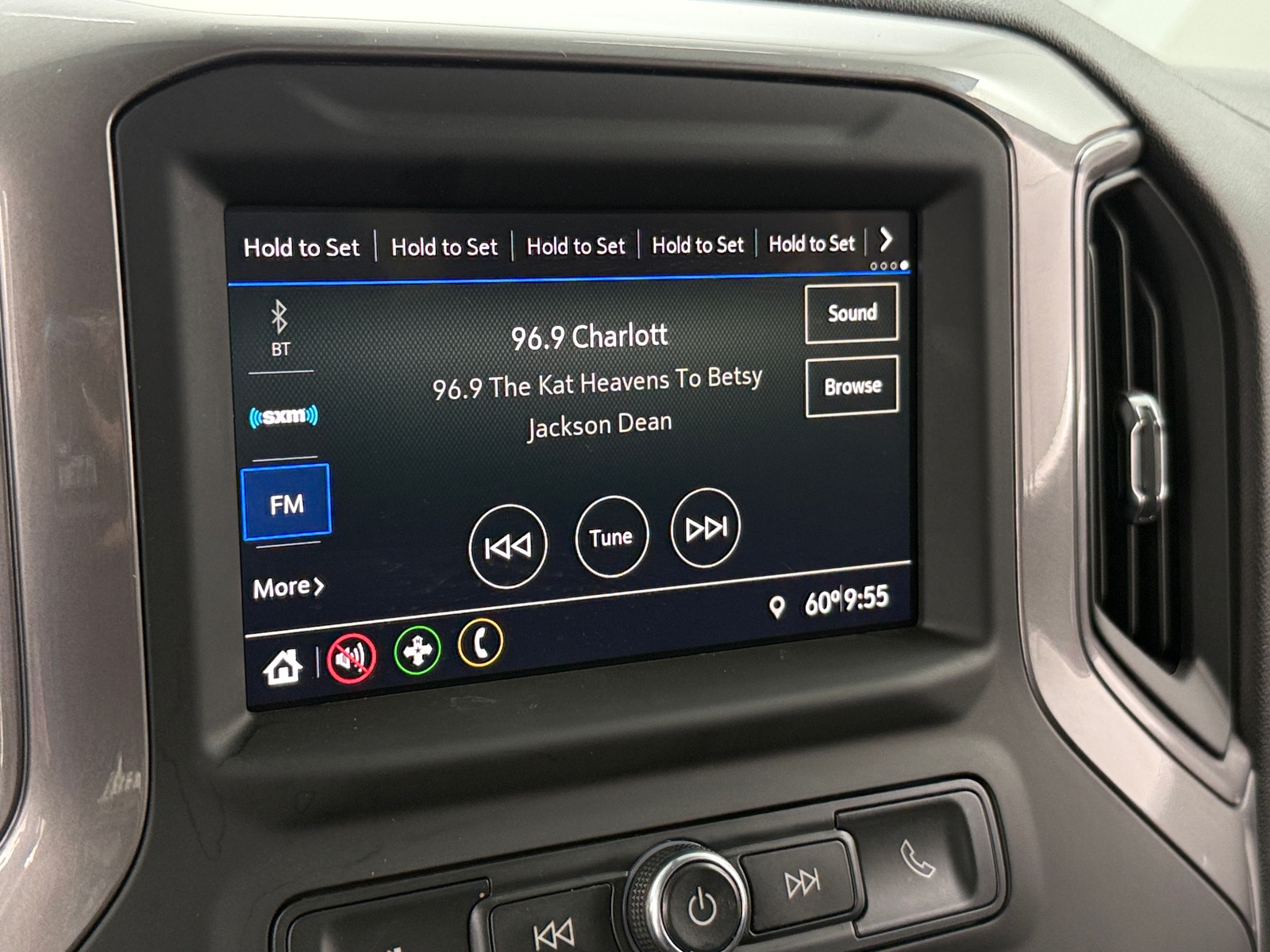 Thumbnail: 2022 Chevrolet Silverado 1500 - 4