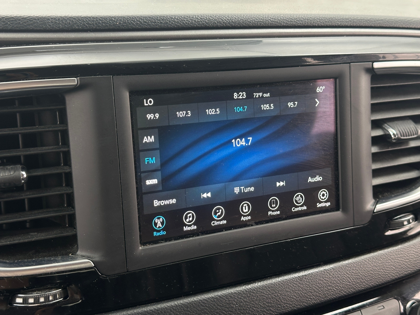 Thumbnail: 2020 Chrysler Pacifica - 3