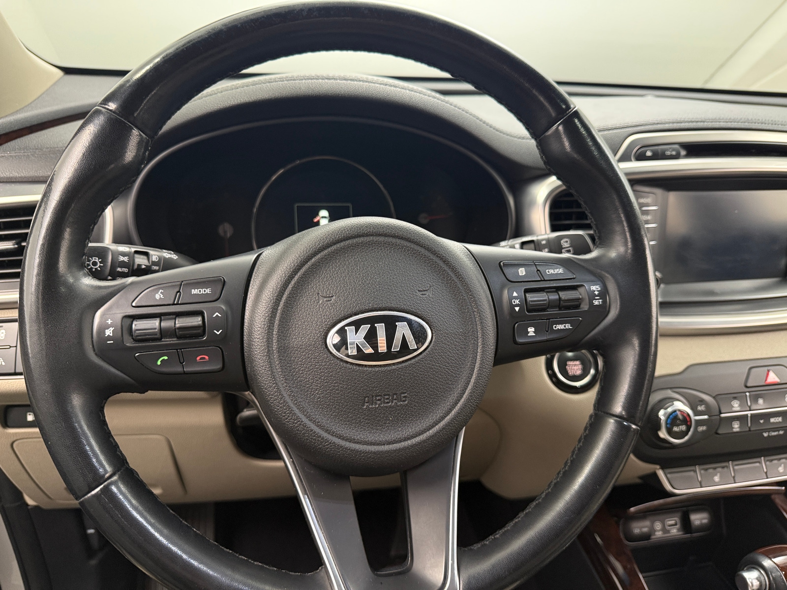 Thumbnail: 2018 Kia Sorento - 4