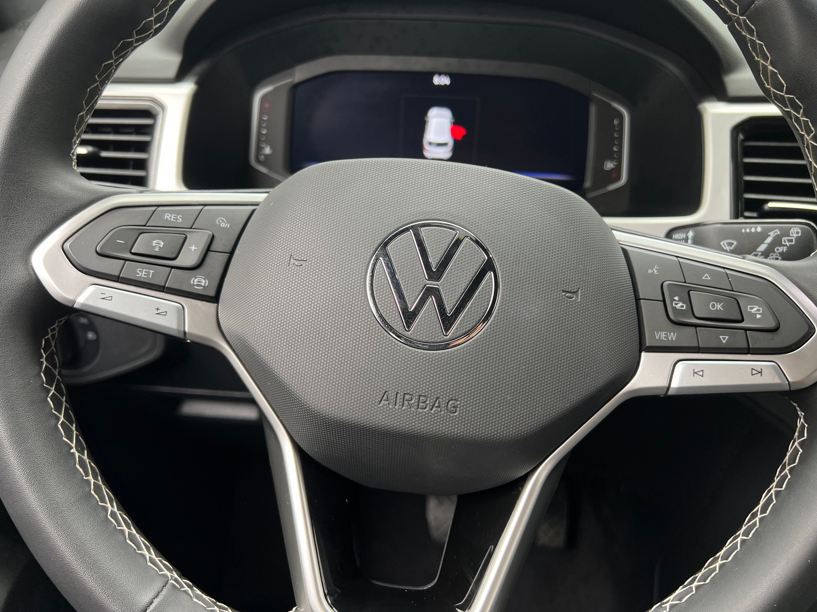 Thumbnail: 2023 Volkswagen Atlas - 4