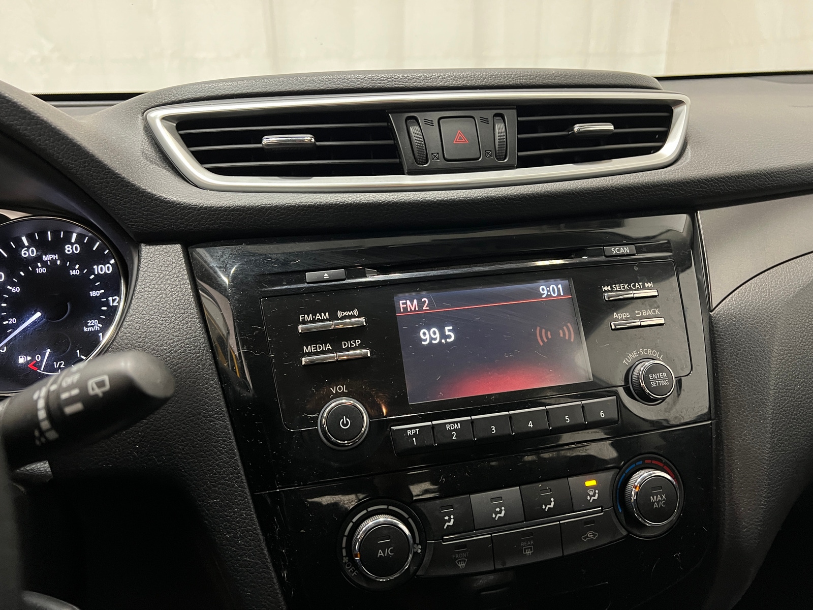 Thumbnail: 2015 Nissan Rogue - 4