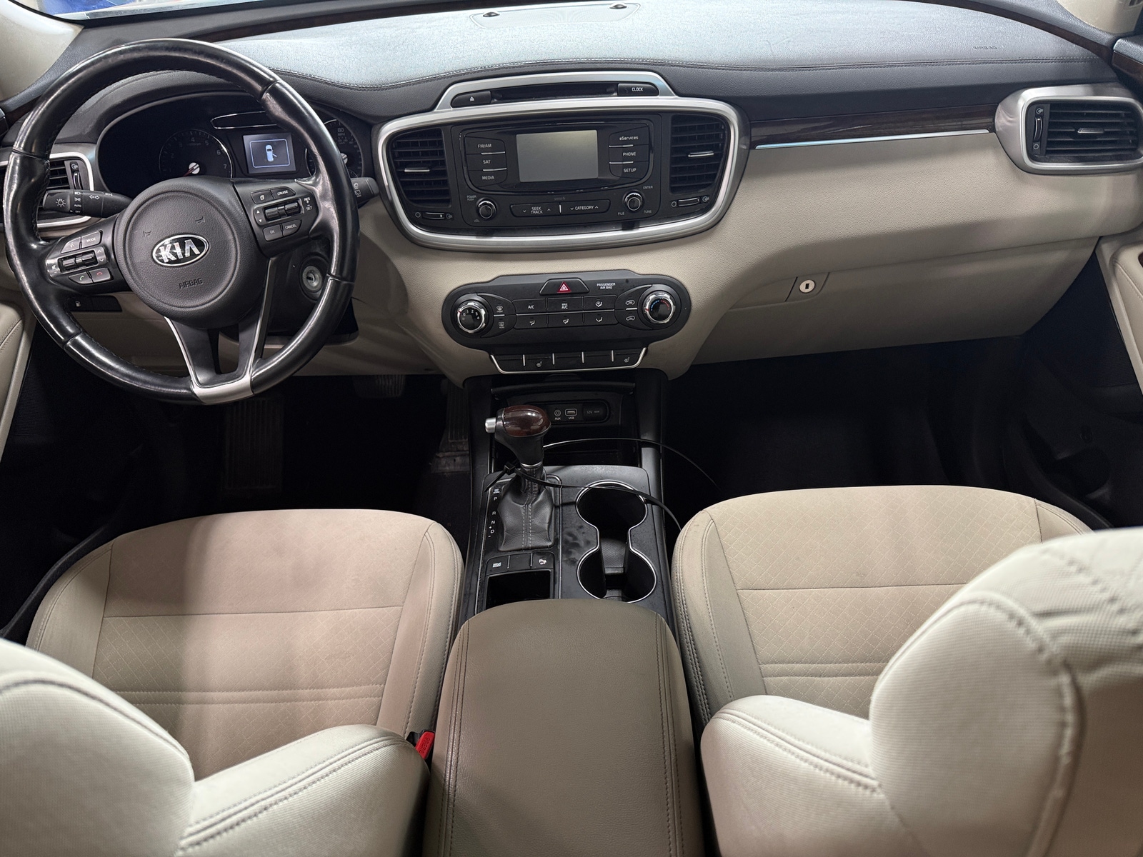 Thumbnail: 2016 Kia Sorento - 3