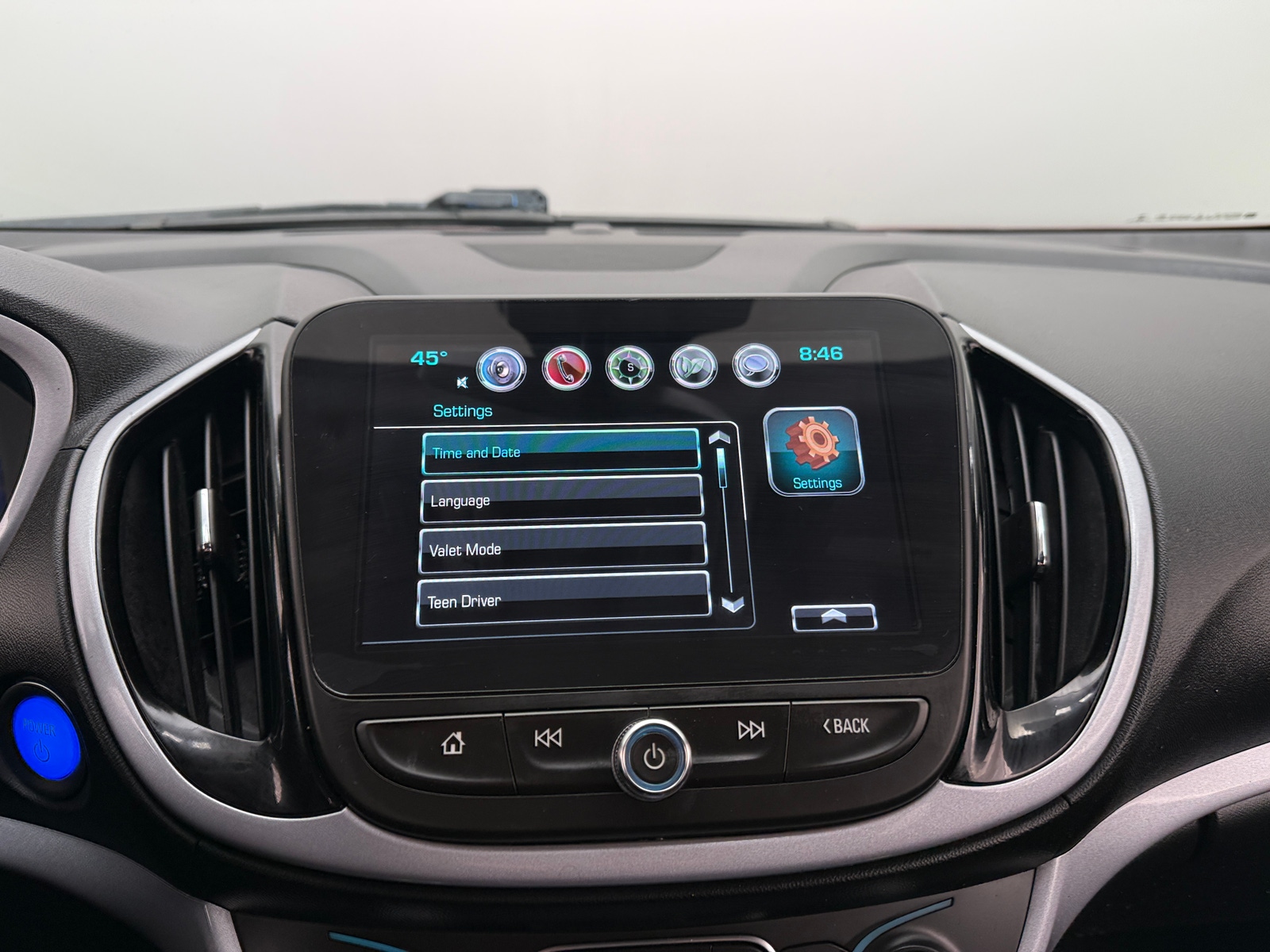 Thumbnail: 2017 Chevrolet Volt - 4