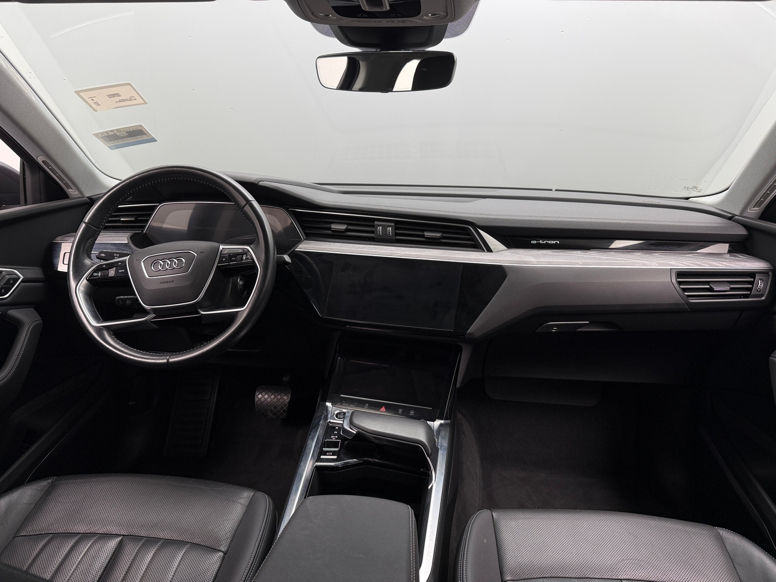 Thumbnail: 2021 Audi e-tron S - 2