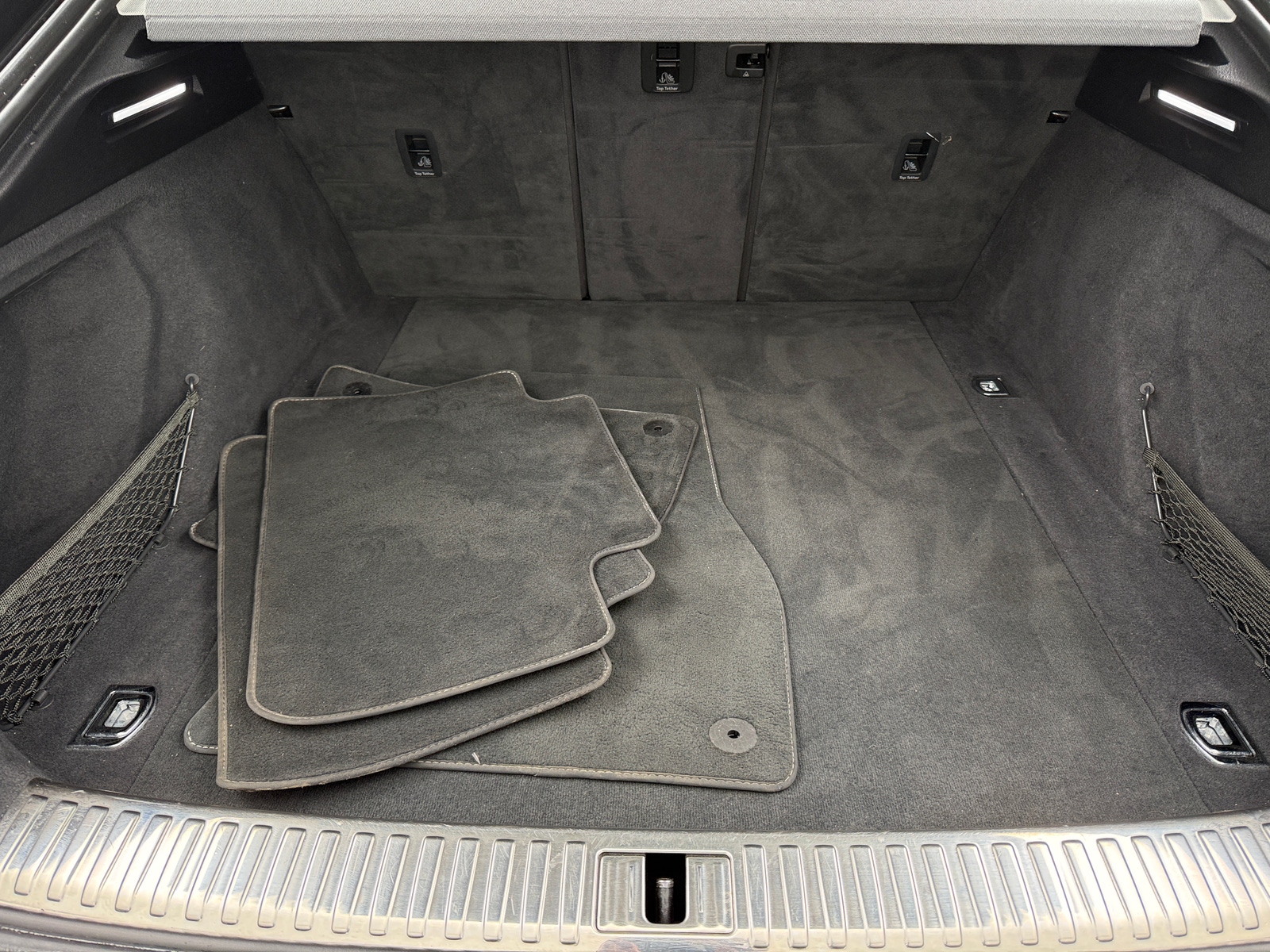 Thumbnail: 2021 Audi e-tron S - 6