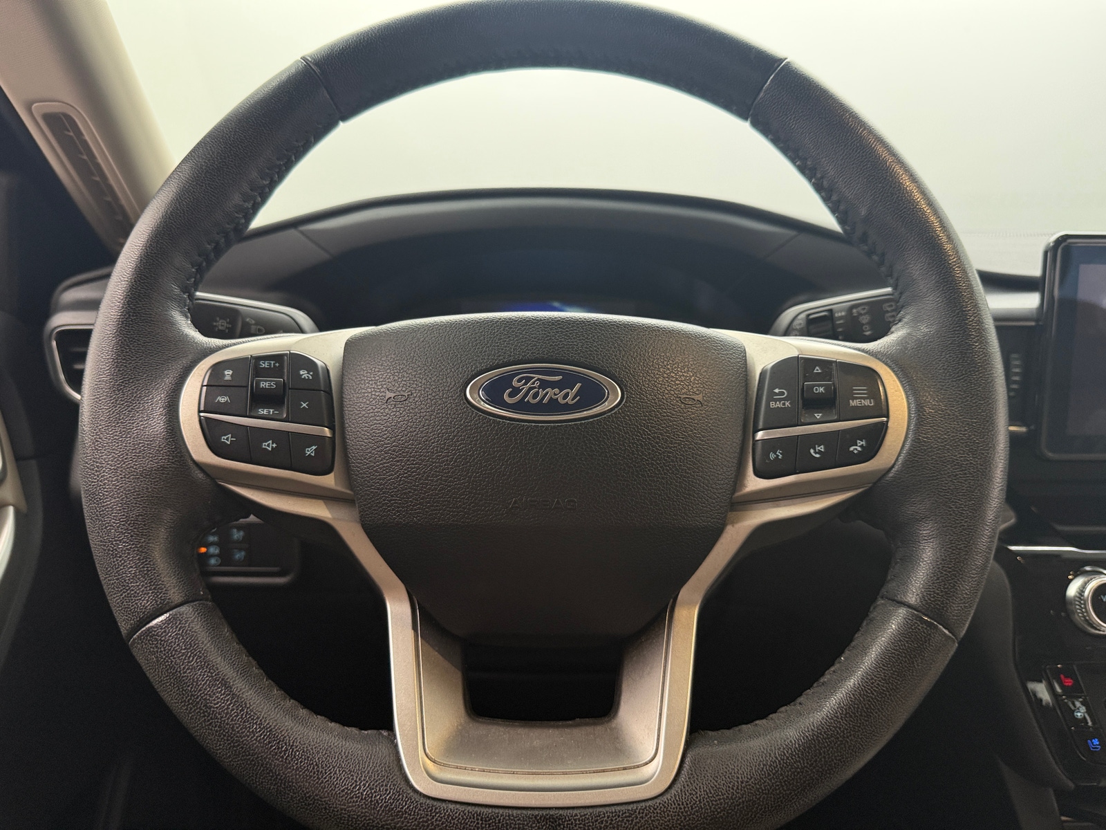 Thumbnail: 2022 Ford Explorer - 4
