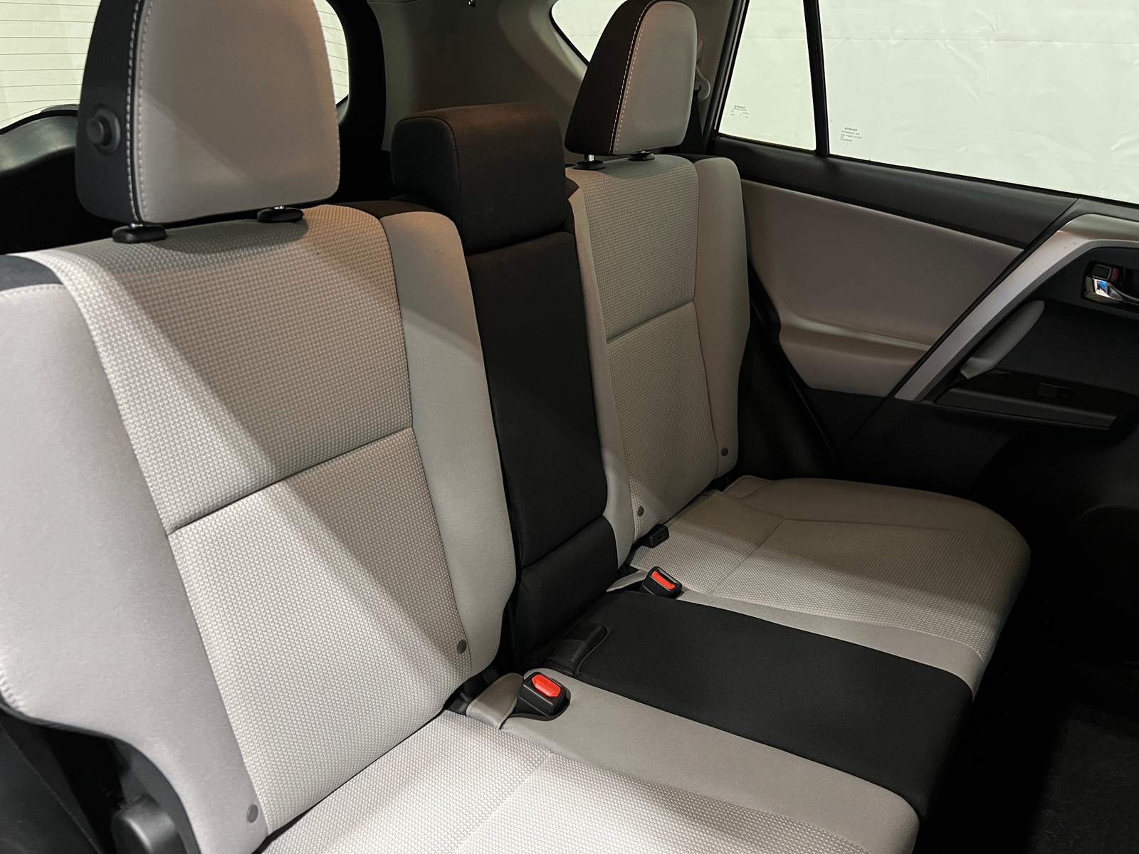 Thumbnail: 2018 Toyota RAV4 - 6