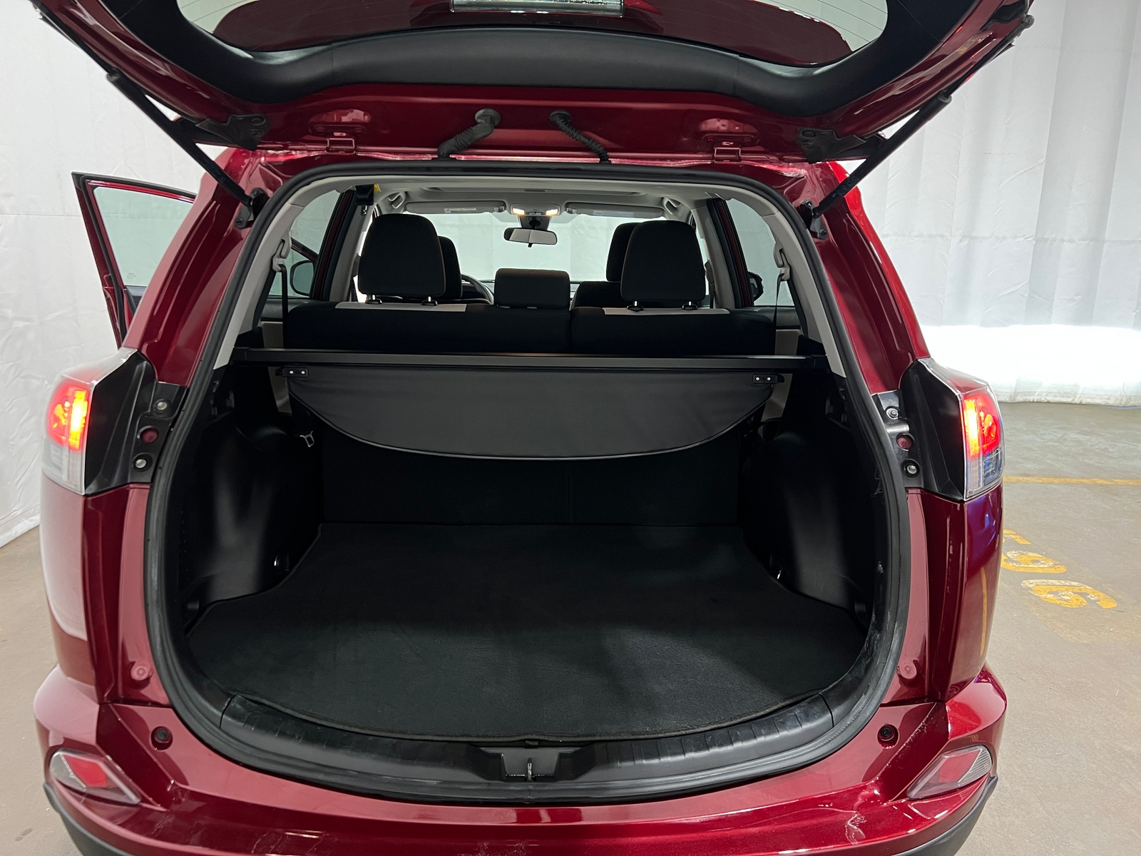 Thumbnail: 2018 Toyota RAV4 - 7