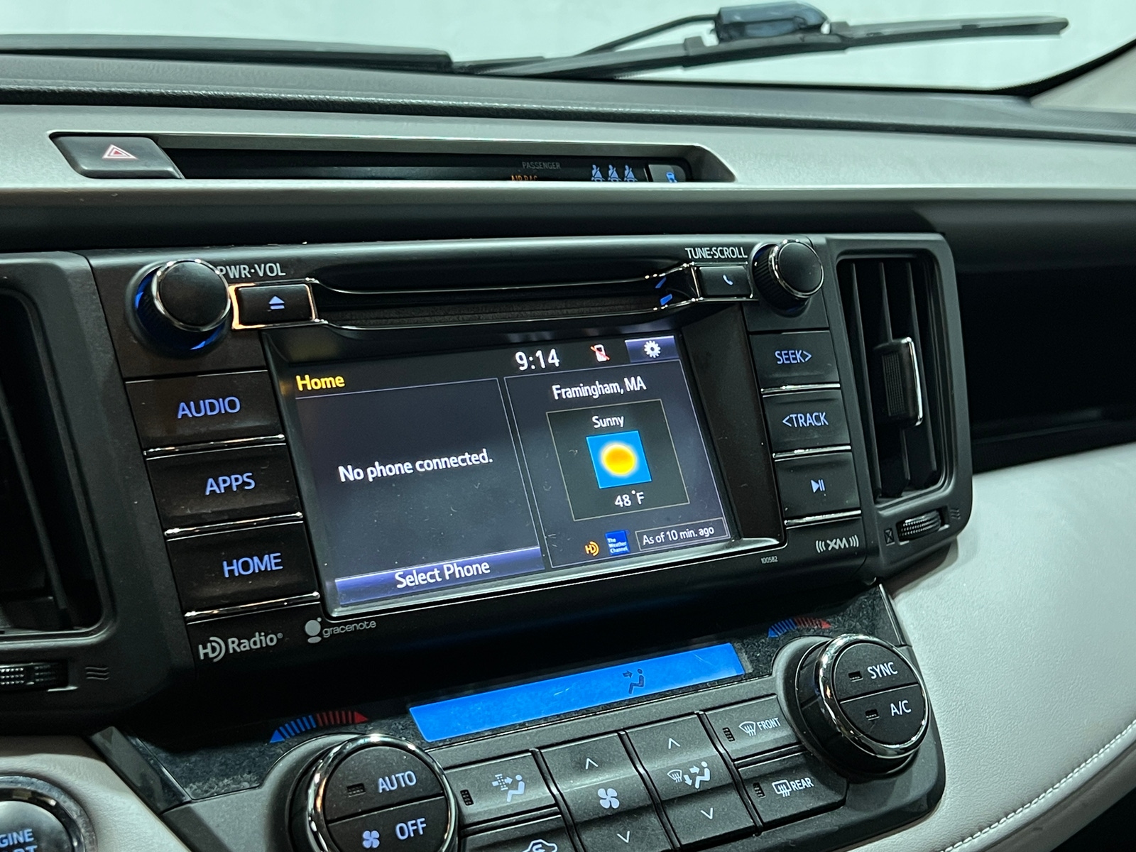 Thumbnail: 2018 Toyota RAV4 - 4