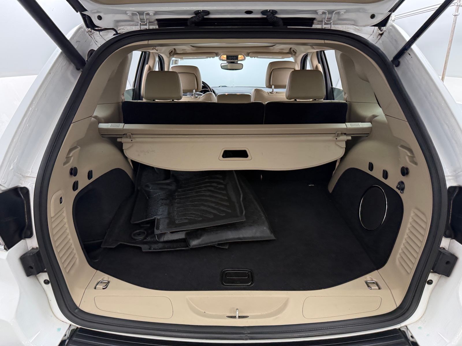 Thumbnail: 2020 Jeep Grand Cherokee - 6