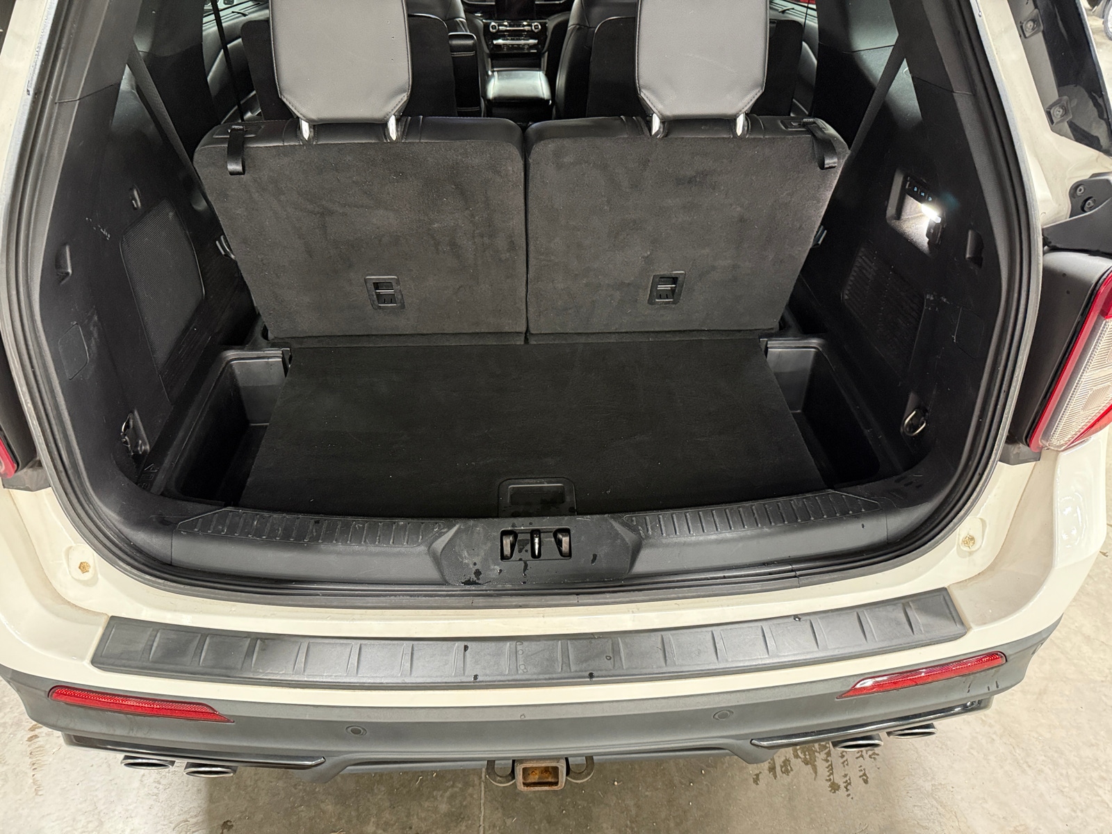 Thumbnail: 2021 Ford Explorer - 6