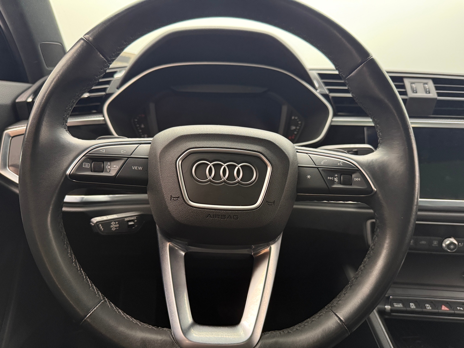 Thumbnail: 2022 Audi Q3 - 4
