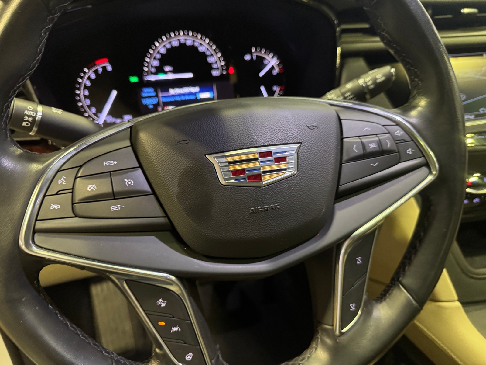 Thumbnail: 2019 Cadillac XT5 - 4