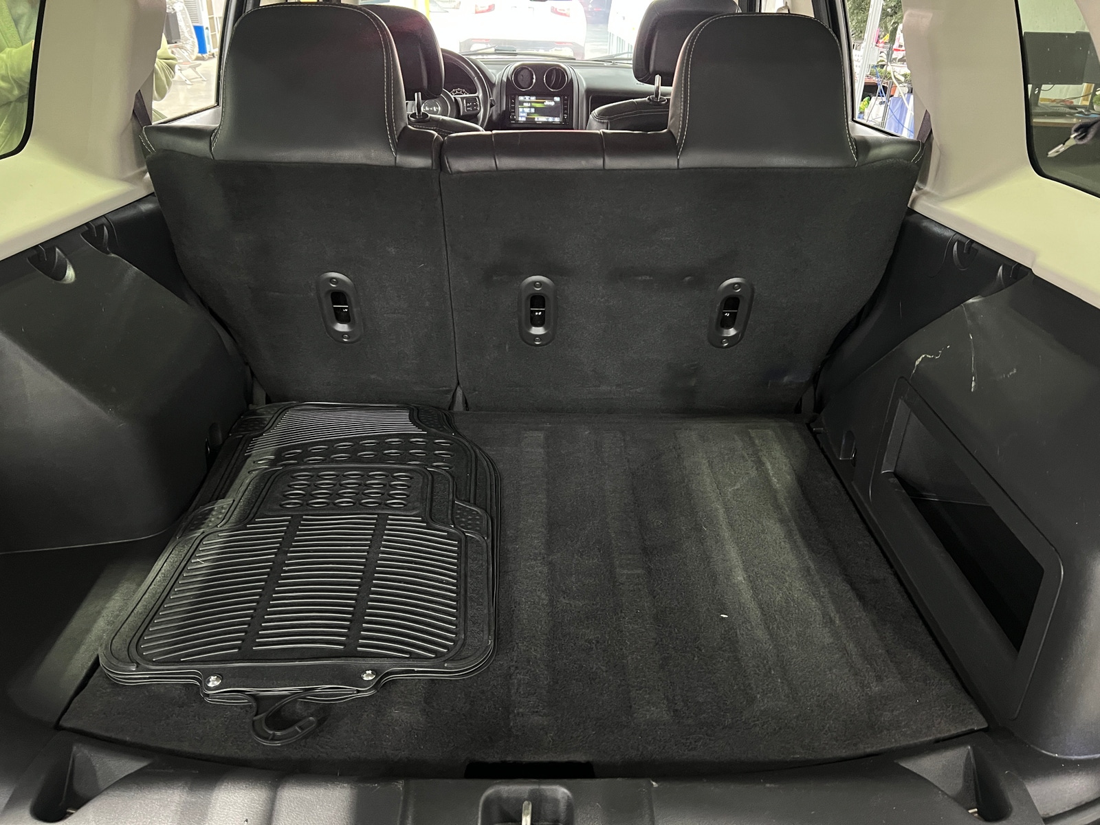 Thumbnail: 2016 Jeep Patriot - 6