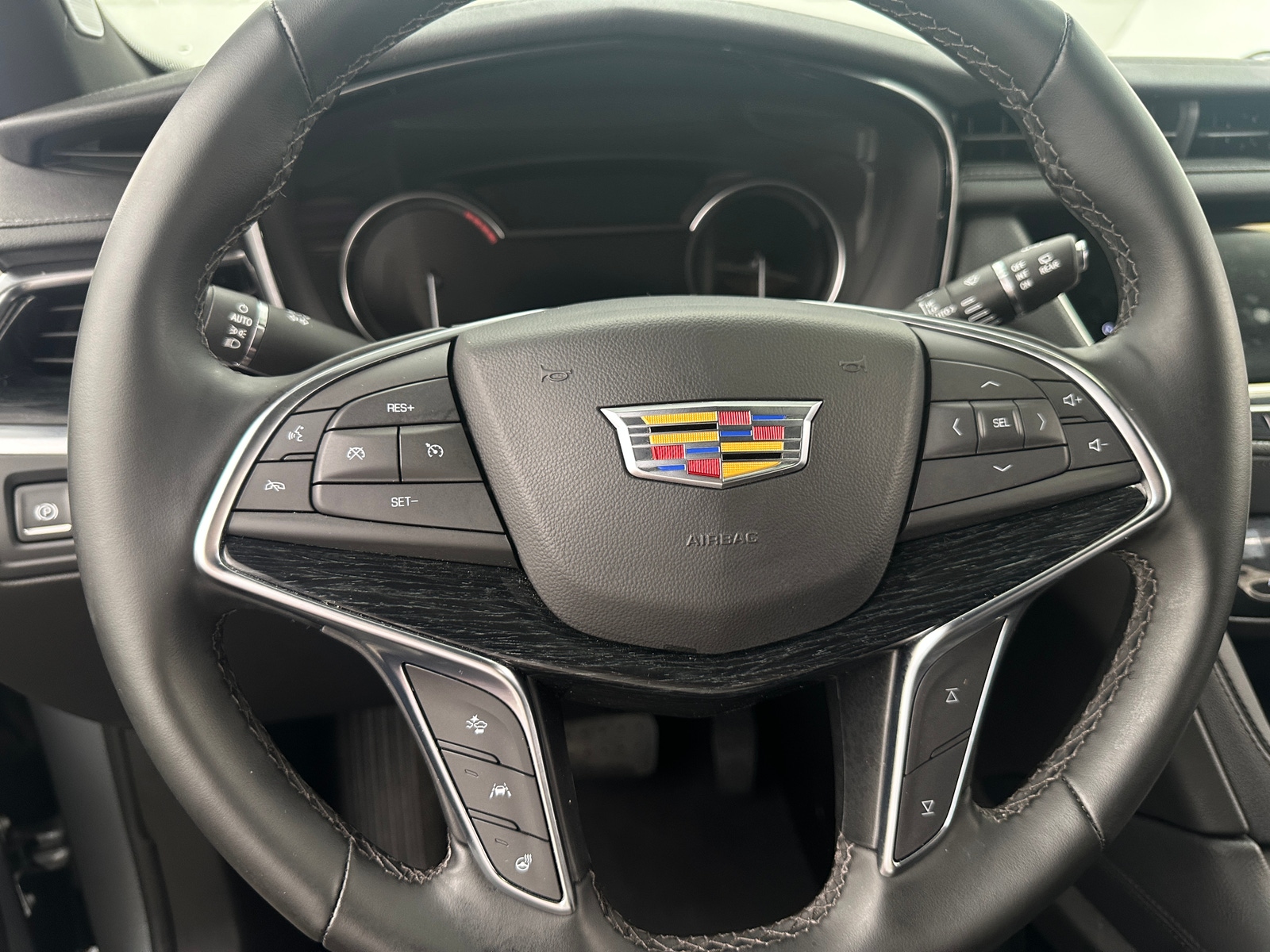 Thumbnail: 2025 Cadillac XT5 - 4