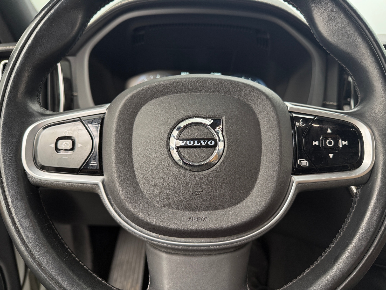 Thumbnail: 2021 Volvo XC60 - 4