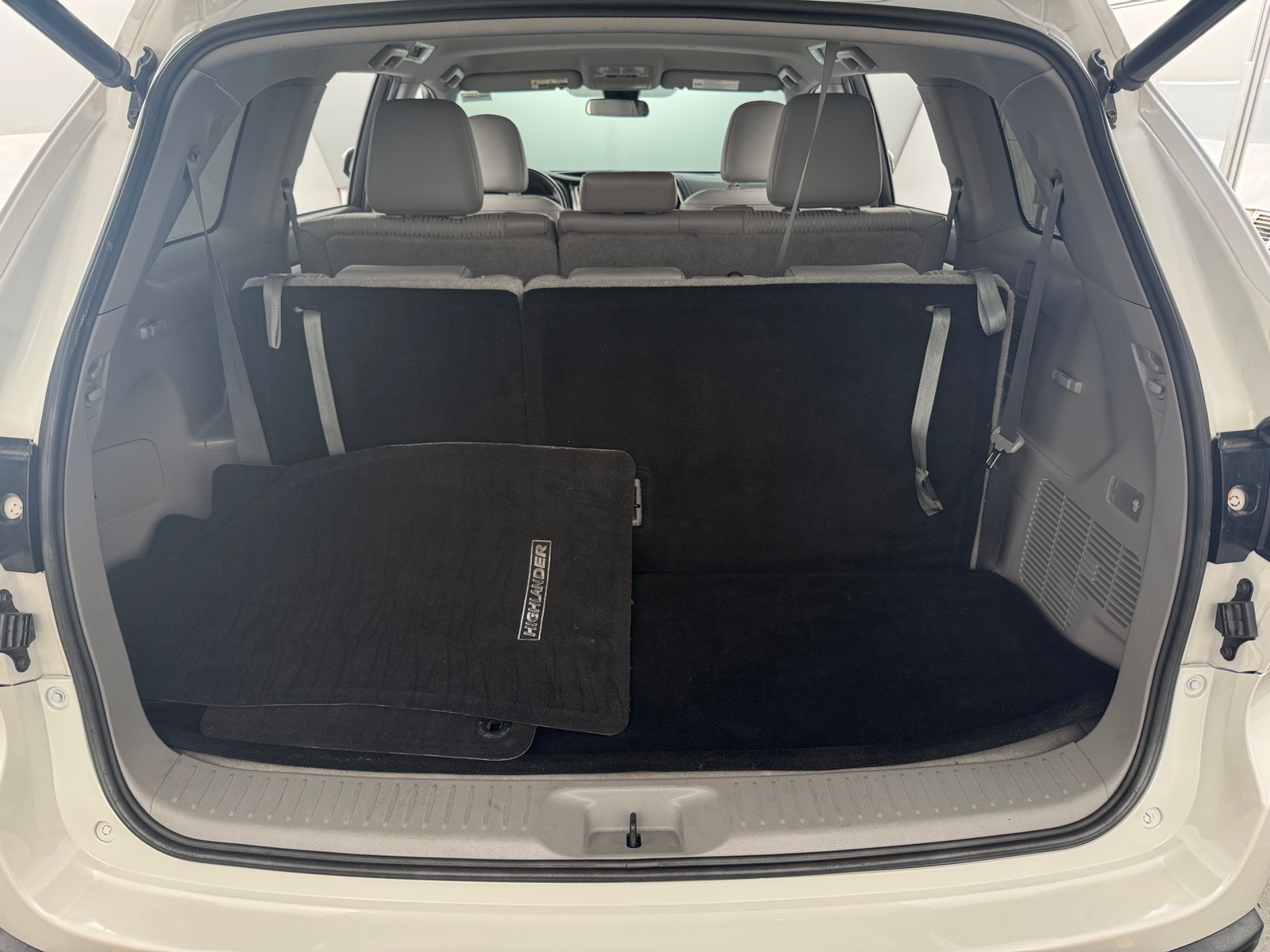 Thumbnail: 2019 Toyota Highlander - 6