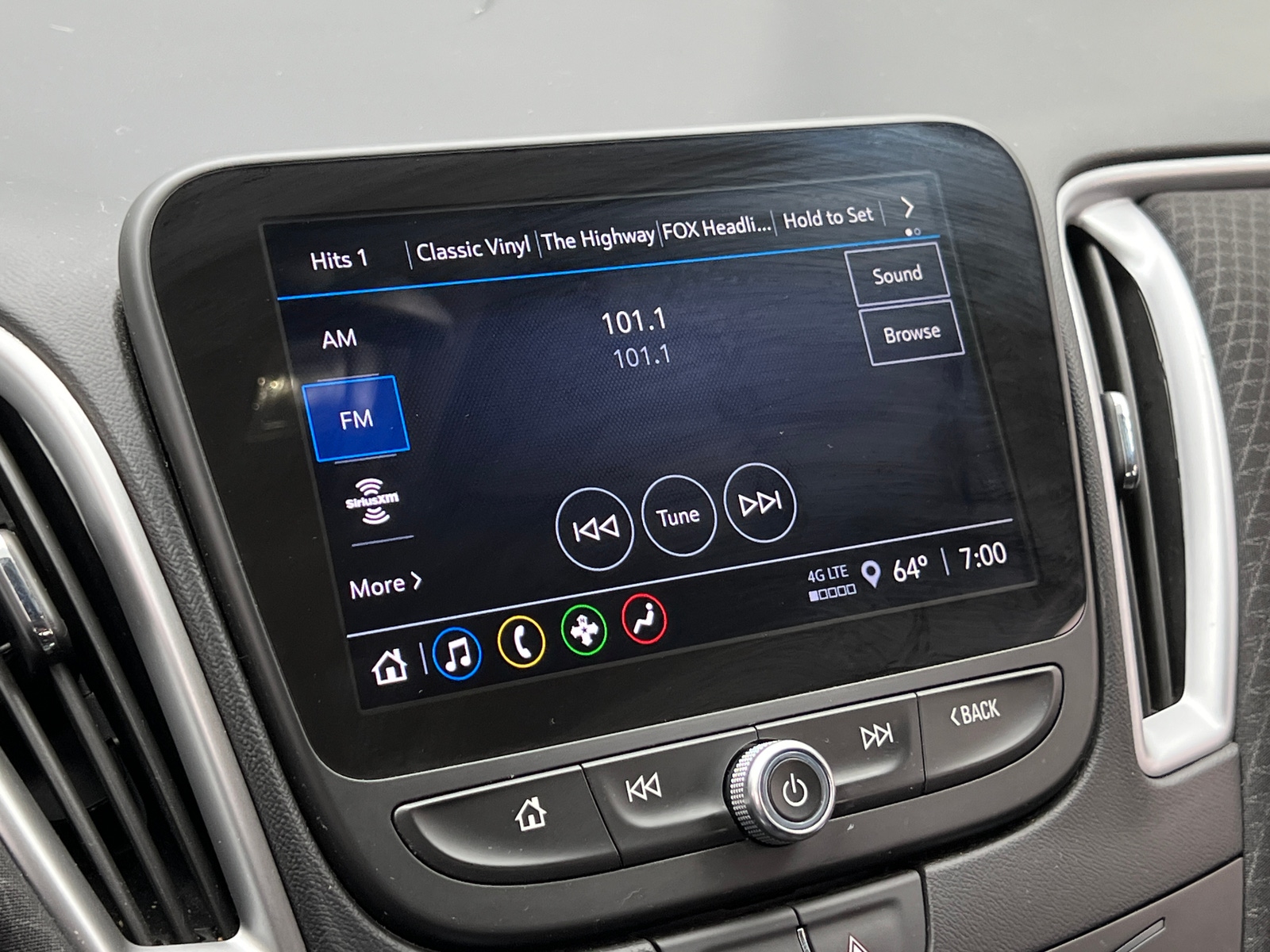 Thumbnail: 2023 Chevrolet Malibu - 4