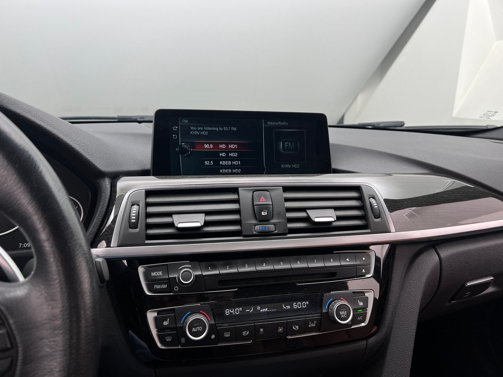 Thumbnail: 2017 BMW 3 Series - 3