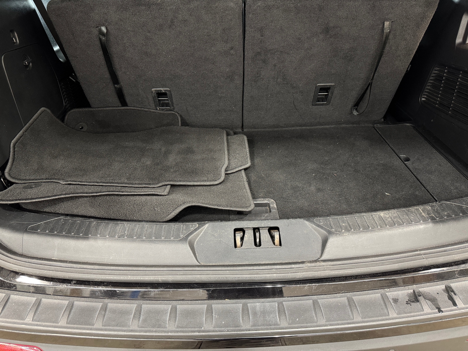 Thumbnail: 2022 Ford Explorer - 7