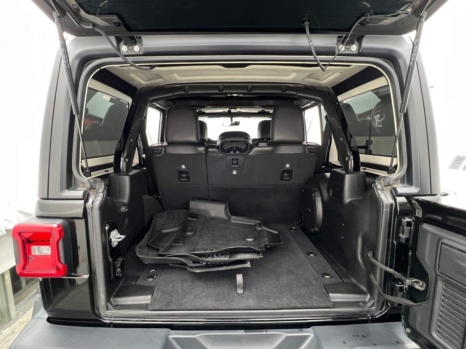 Thumbnail: 2019 Jeep Wrangler - 6