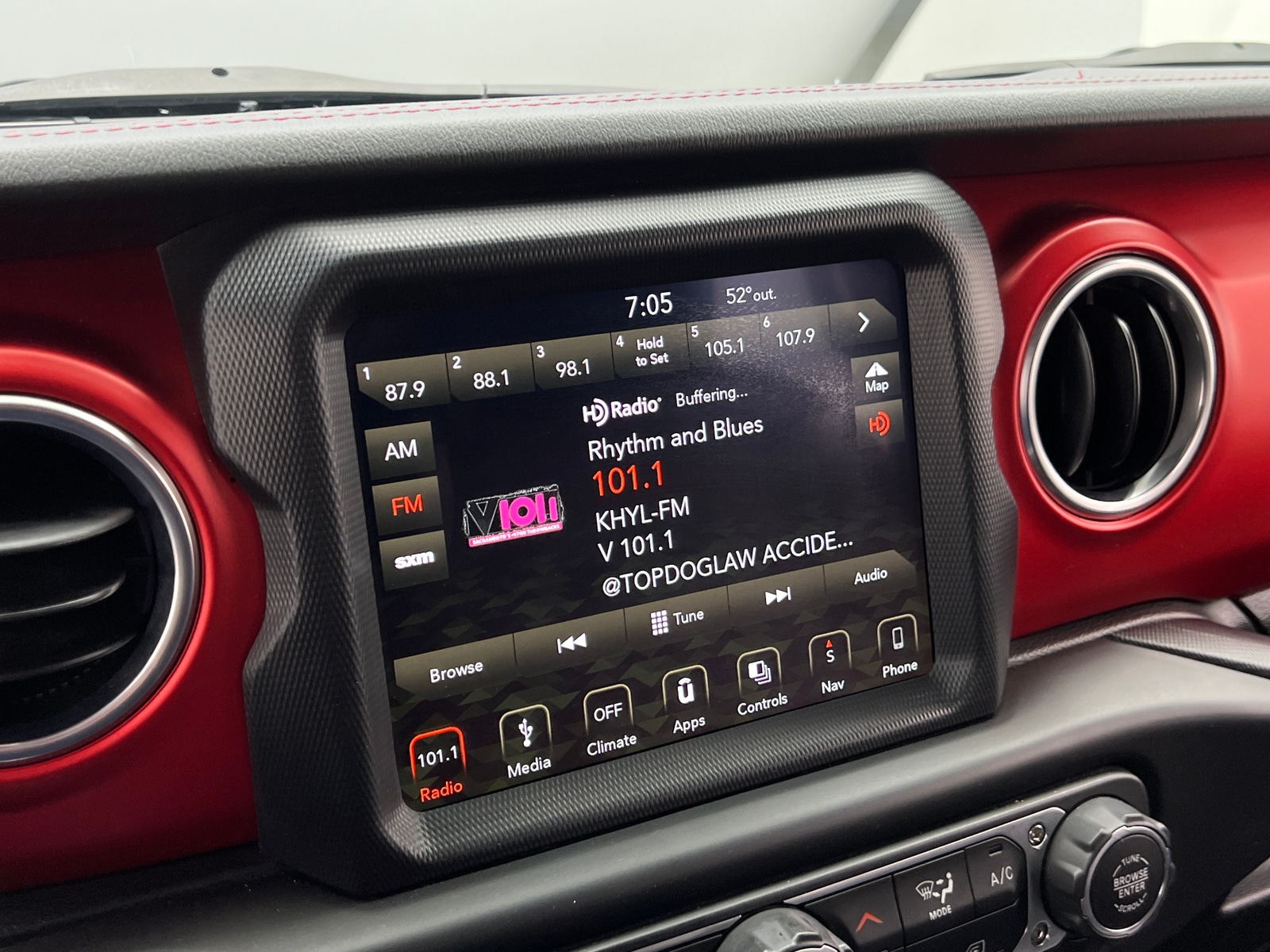 Thumbnail: 2019 Jeep Wrangler - 3