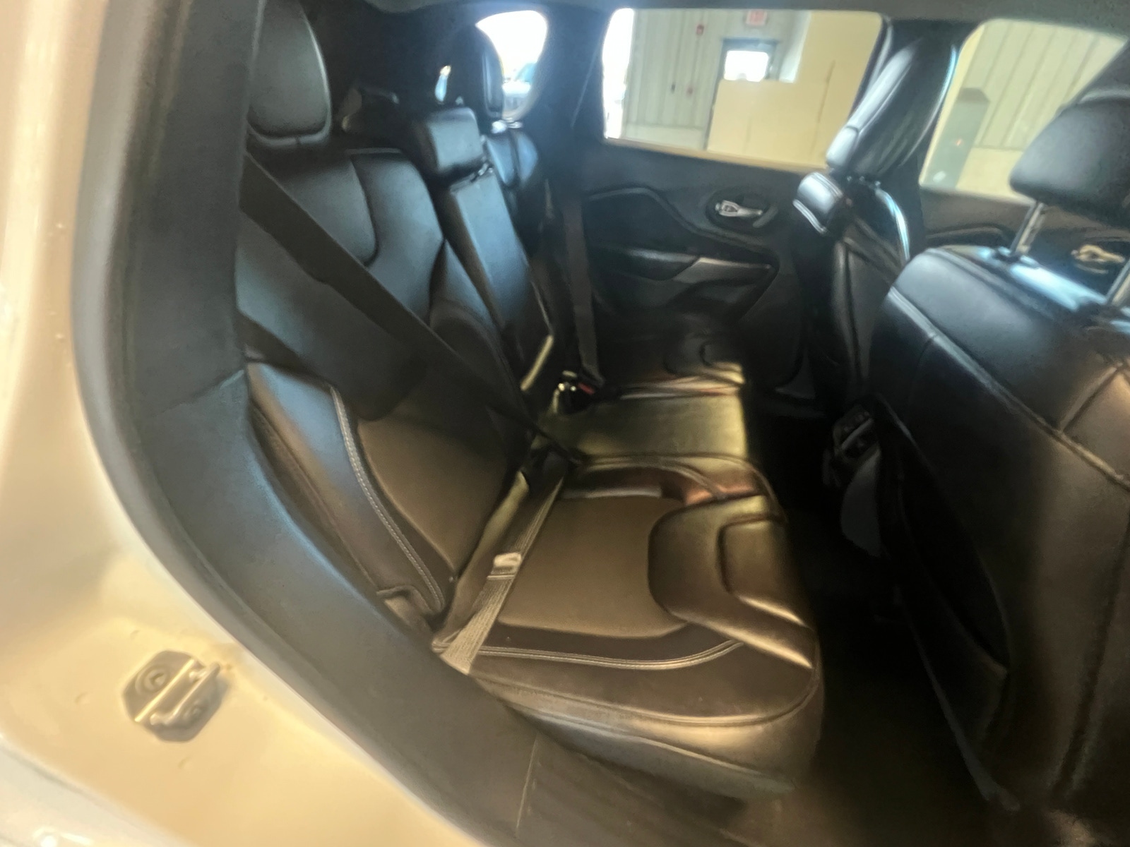 Thumbnail: 2019 Jeep Cherokee - 6