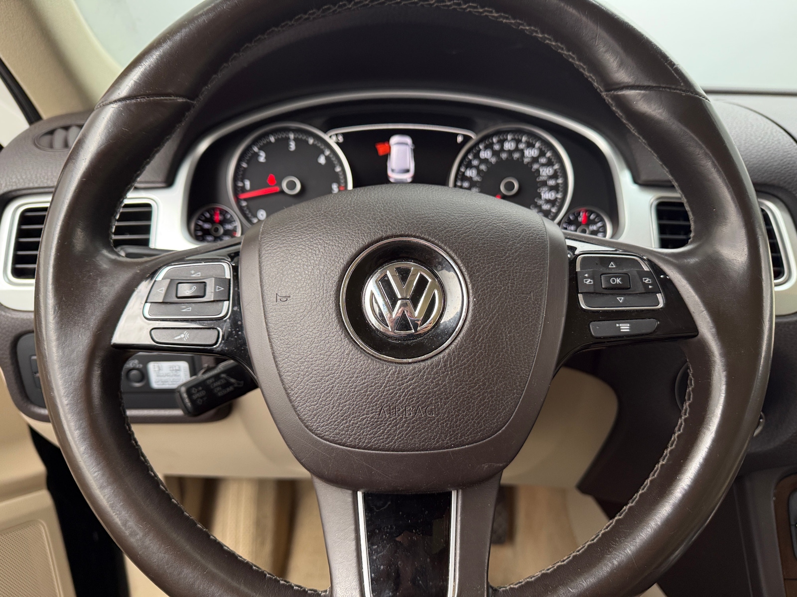 Thumbnail: 2016 Volkswagen Touareg - 5