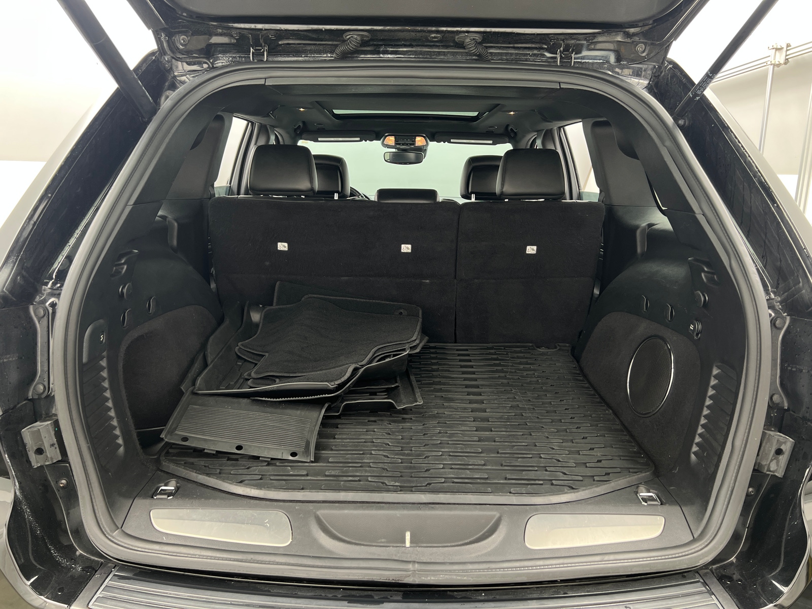 Thumbnail: 2019 Jeep Grand Cherokee - 6