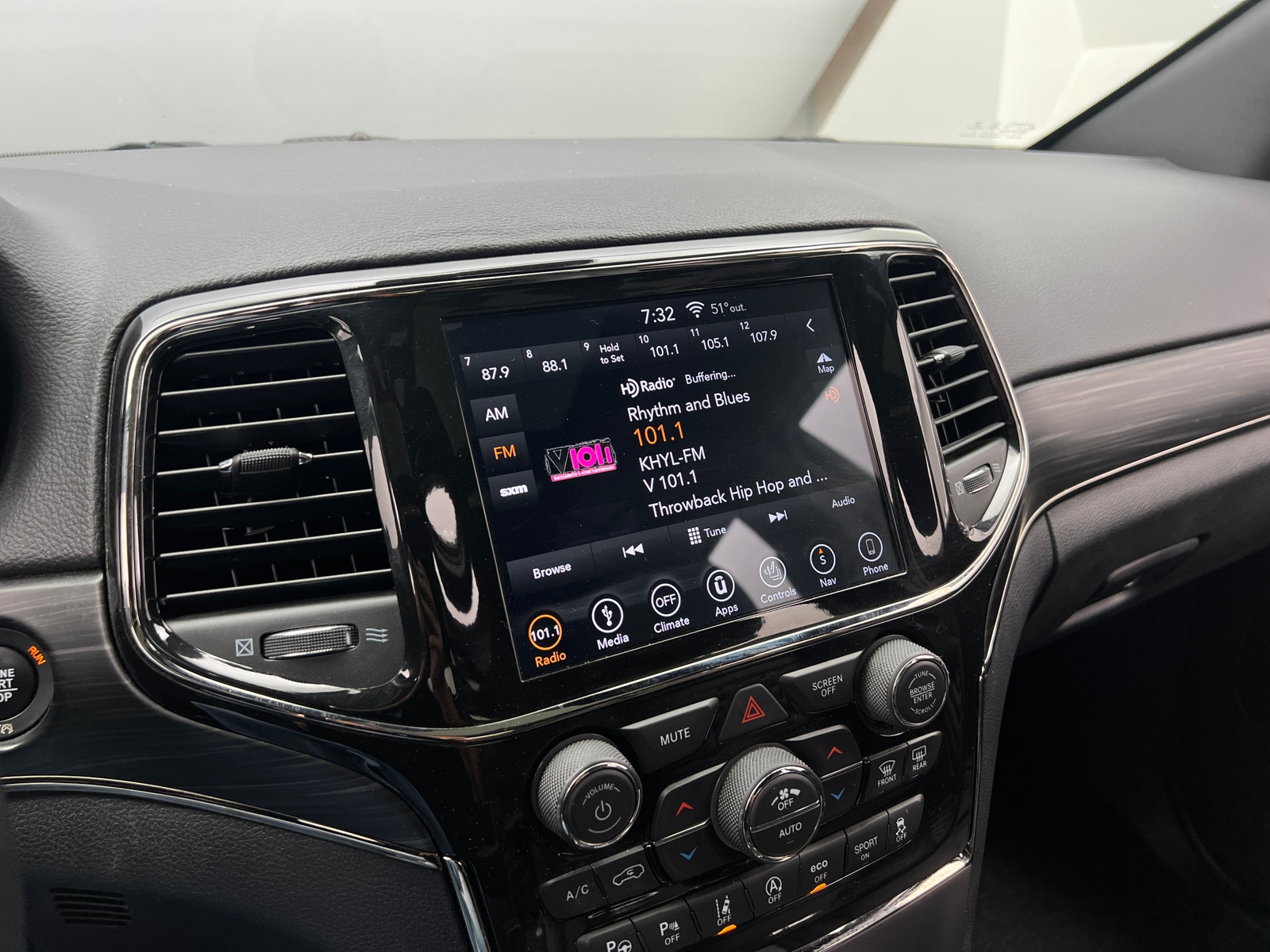 Thumbnail: 2019 Jeep Grand Cherokee - 3