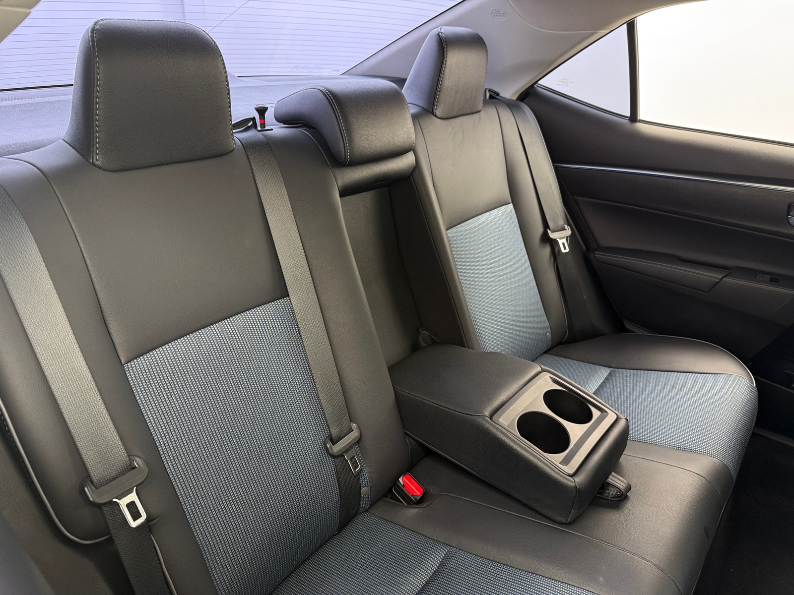 Thumbnail: 2015 Toyota Corolla - 6