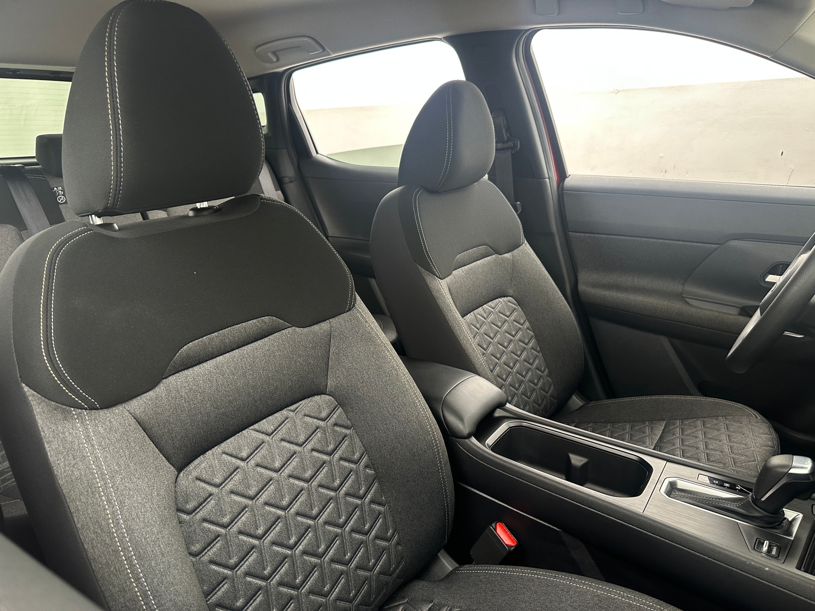 Thumbnail: 2025 Nissan Kicks - 2