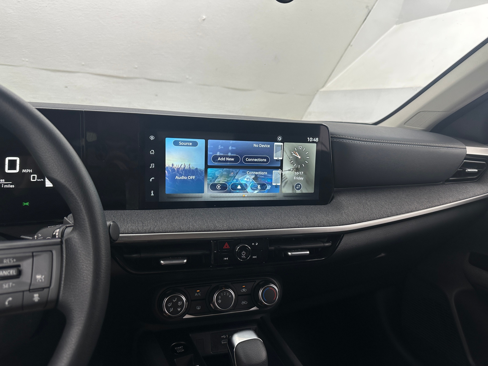 Thumbnail: 2025 Nissan Kicks - 4