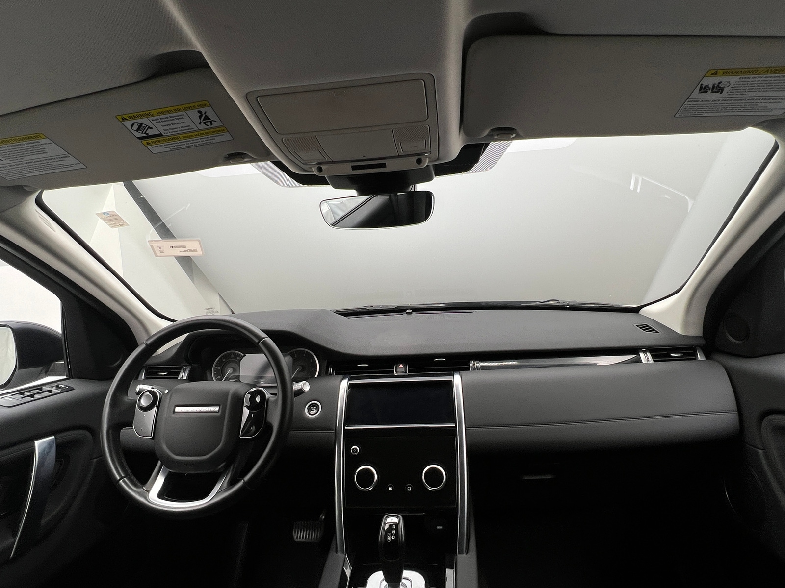 Thumbnail: 2020 Land Rover Discovery Sport - 3