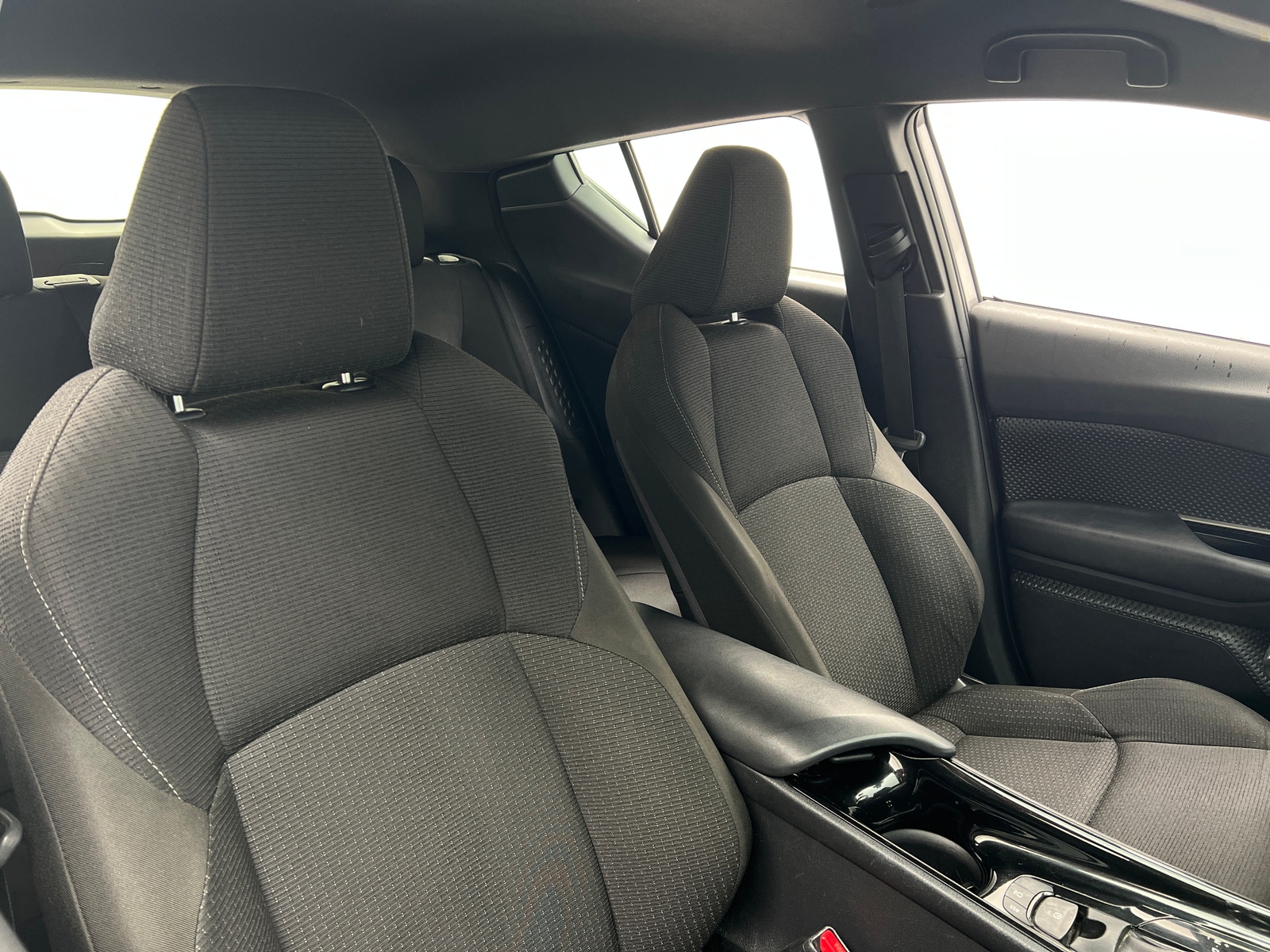 Thumbnail: 2019 Toyota C-HR - 2