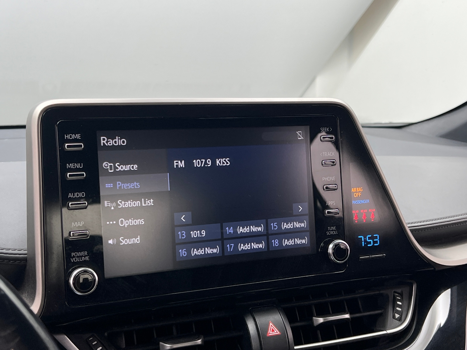 Thumbnail: 2019 Toyota C-HR - 4