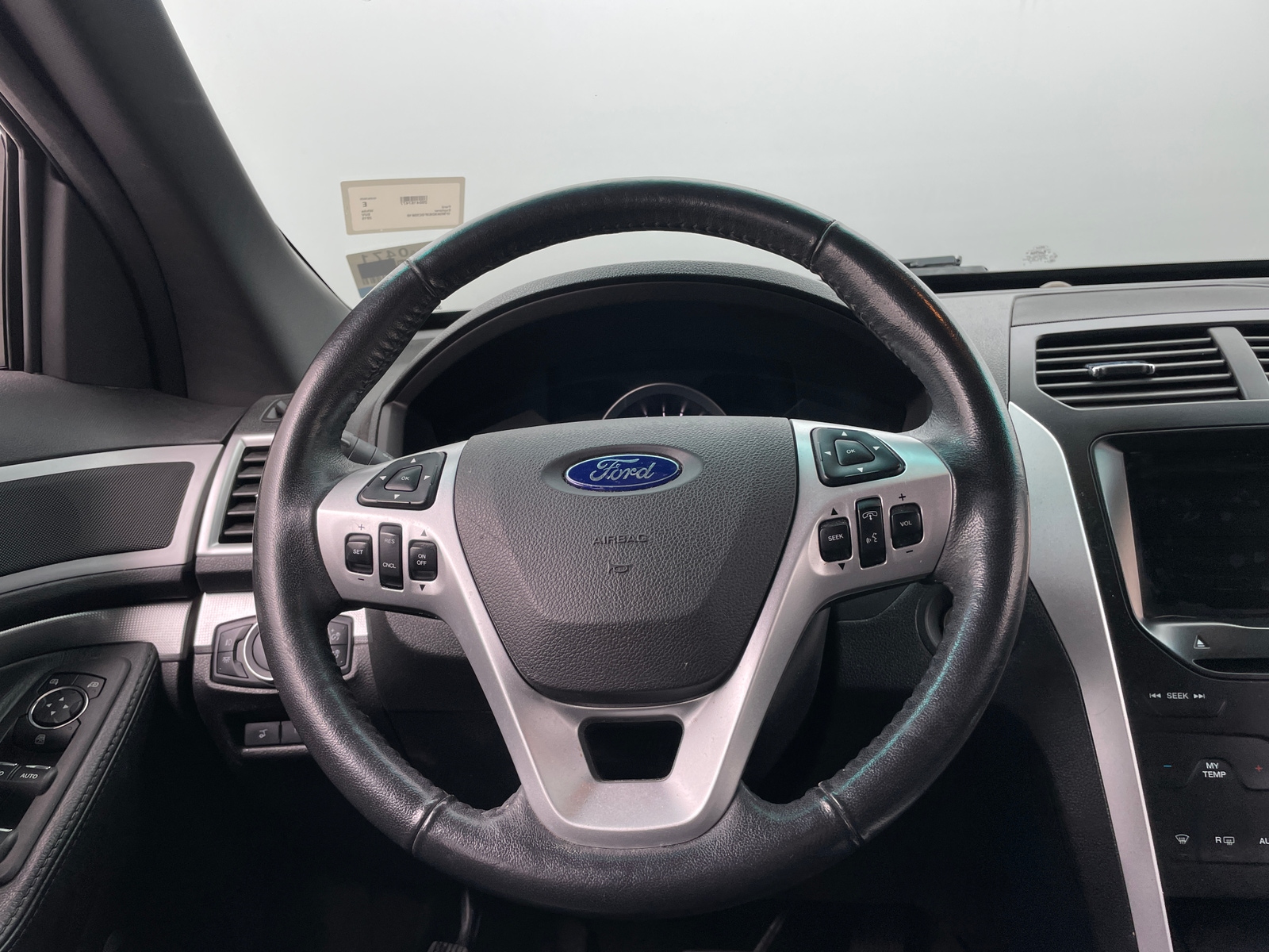 Thumbnail: 2015 Ford Explorer - 5