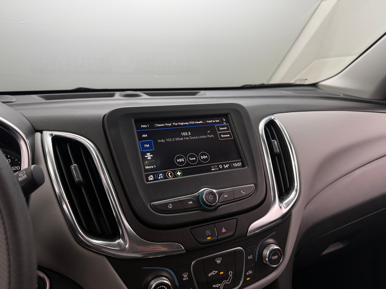 Thumbnail: 2022 Chevrolet Equinox - 4