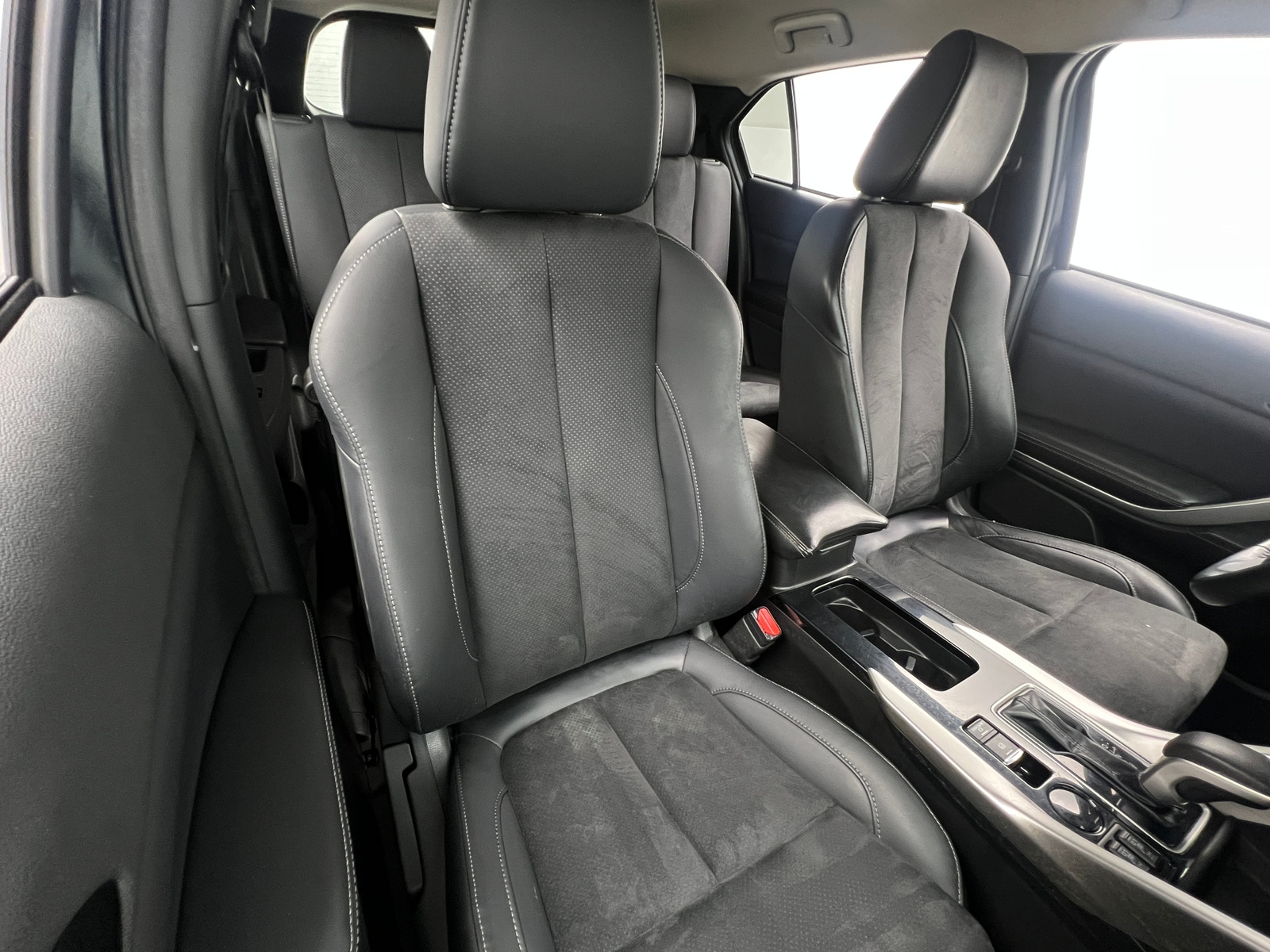 Thumbnail: 2022 Mitsubishi Eclipse Cross - 2